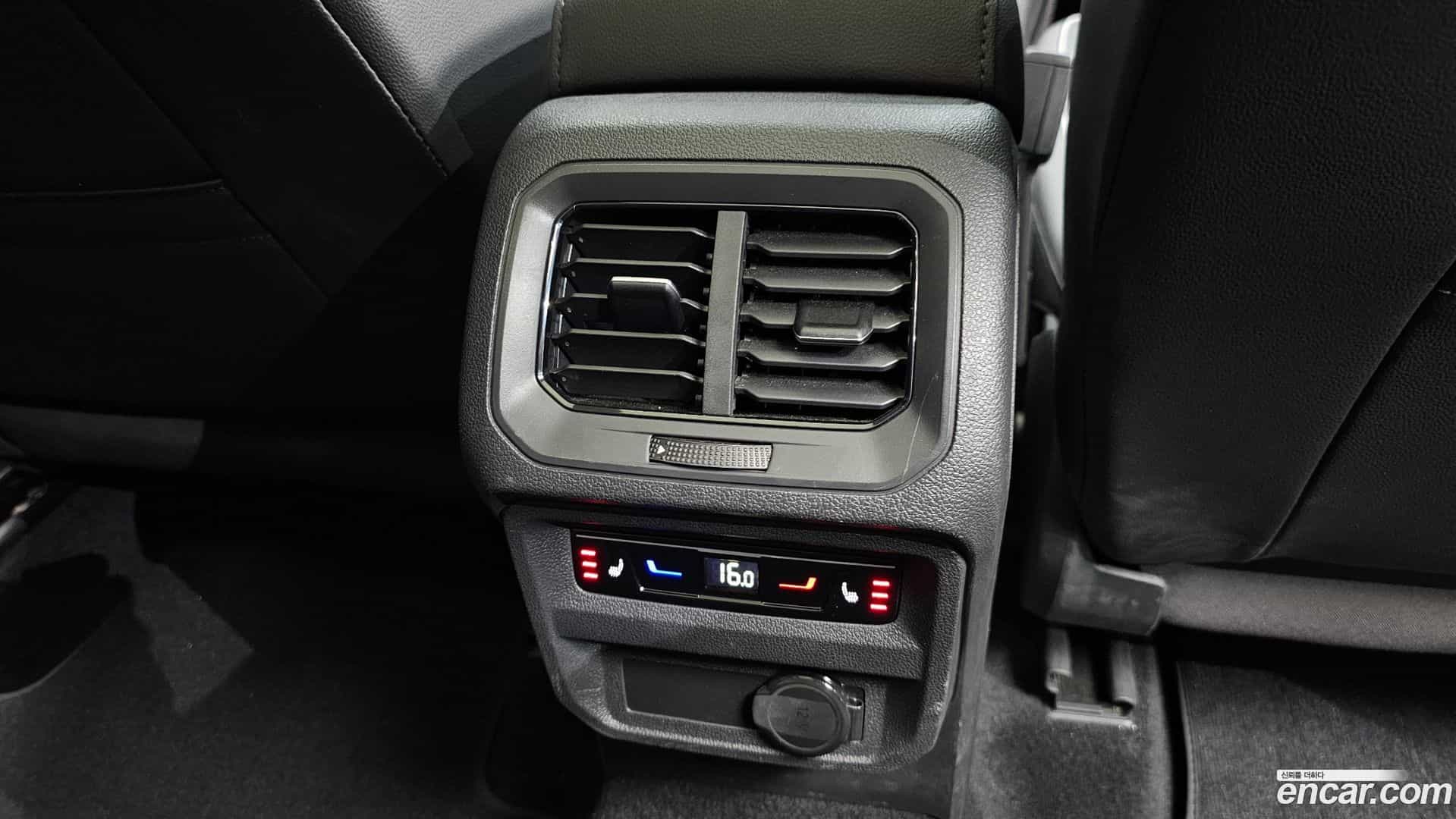 Tiguan Volkswagen 2021.10-OPTION-023