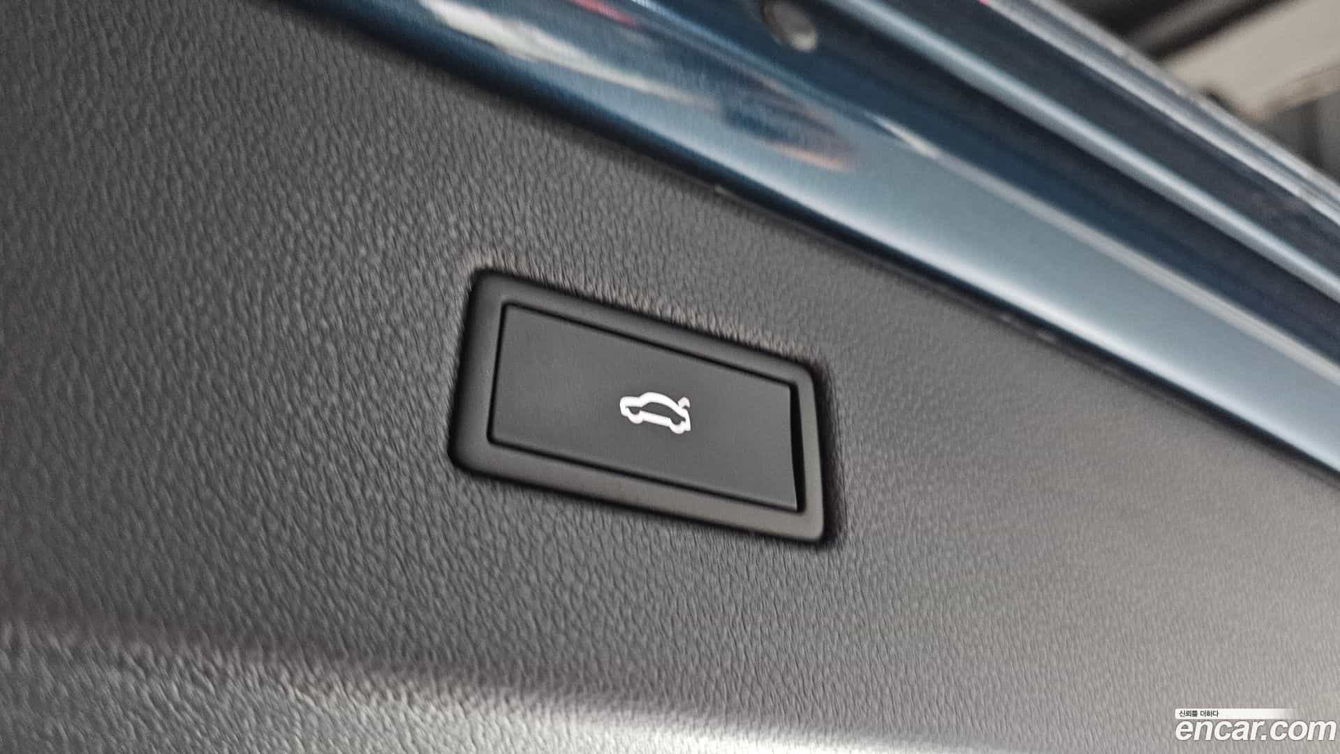 Tiguan Volkswagen 2021.10-OPTION-040
