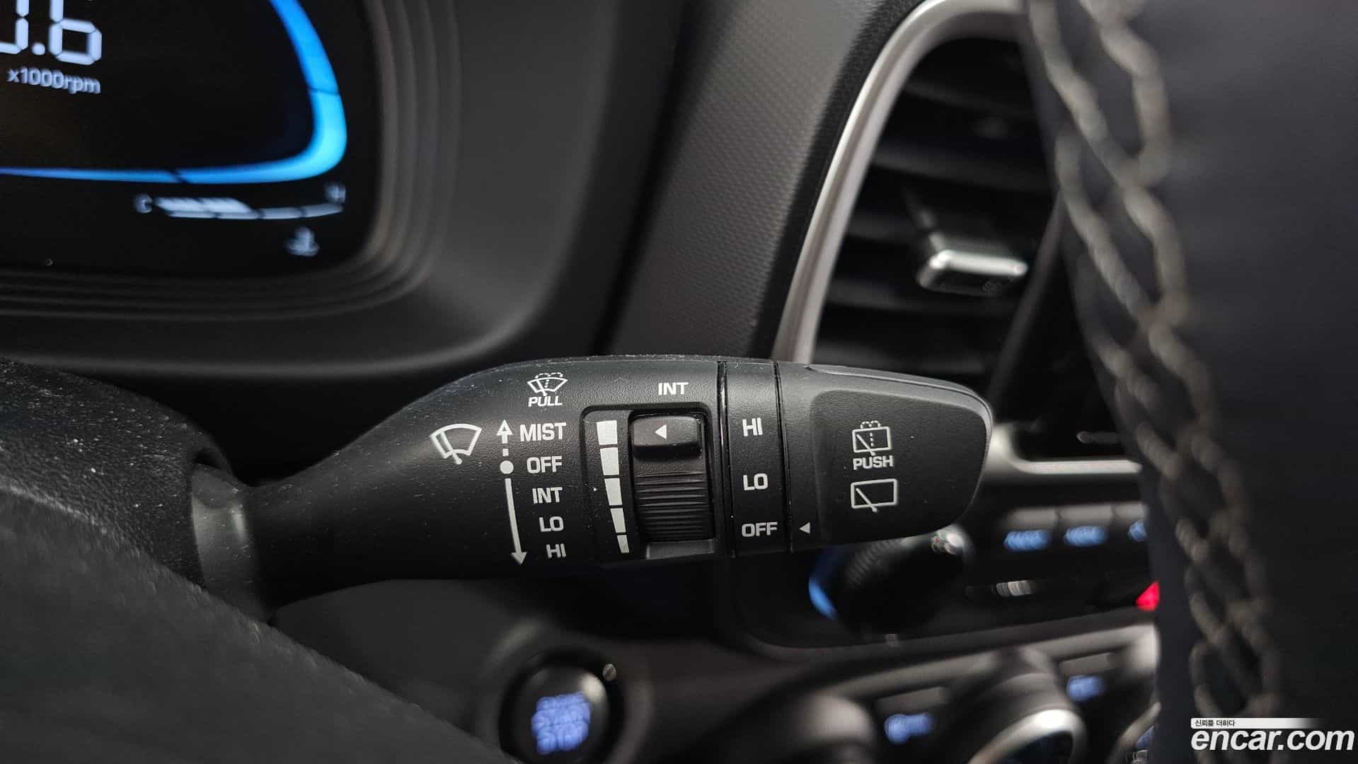 Venue Hyundai 2025.4-OPTION-041