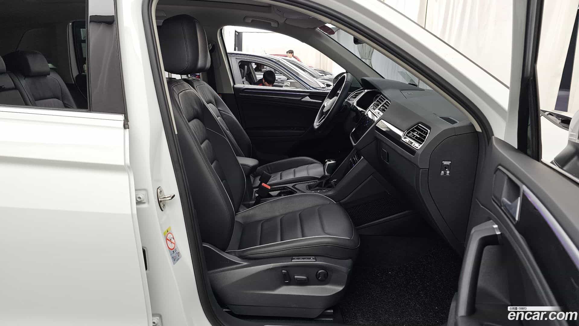 Tiguan Volkswagen 2023.6-OPTION-015