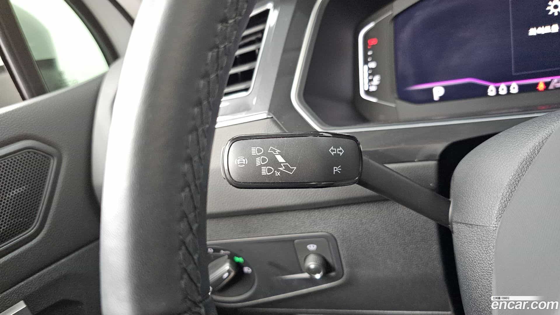 Tiguan Volkswagen 2023.6-OPTION-048