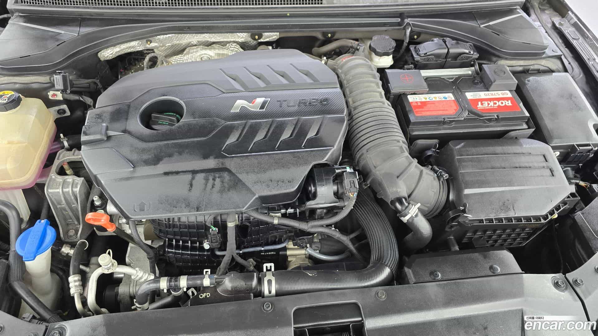 Veloster Hyundai 2019.6-OUTER-006