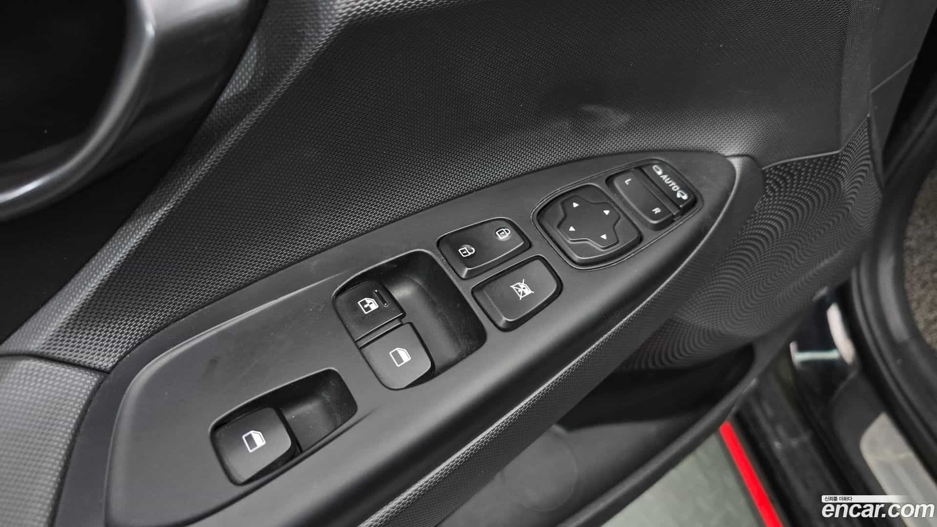 Veloster Hyundai 2019.6-OPTION-023