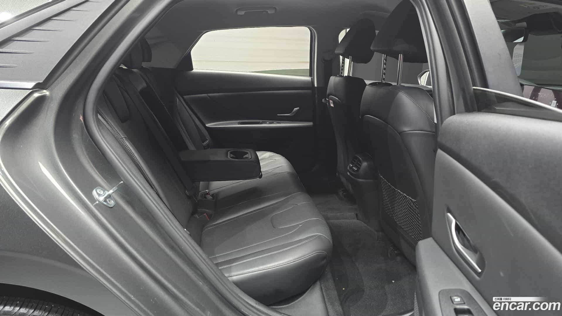 AVANTE Hyundai 2021.4-OPTION-015