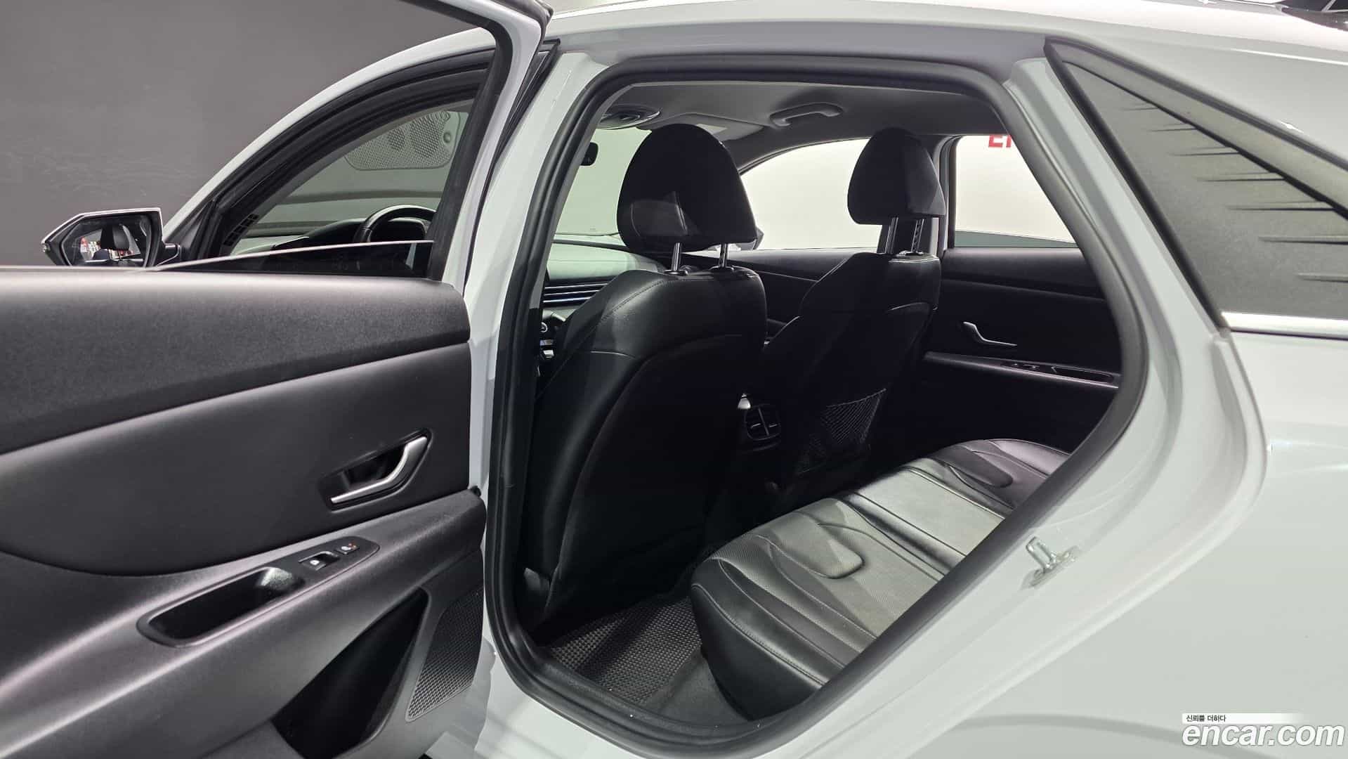 AVANTE Hyundai 2021.2-OPTION-015