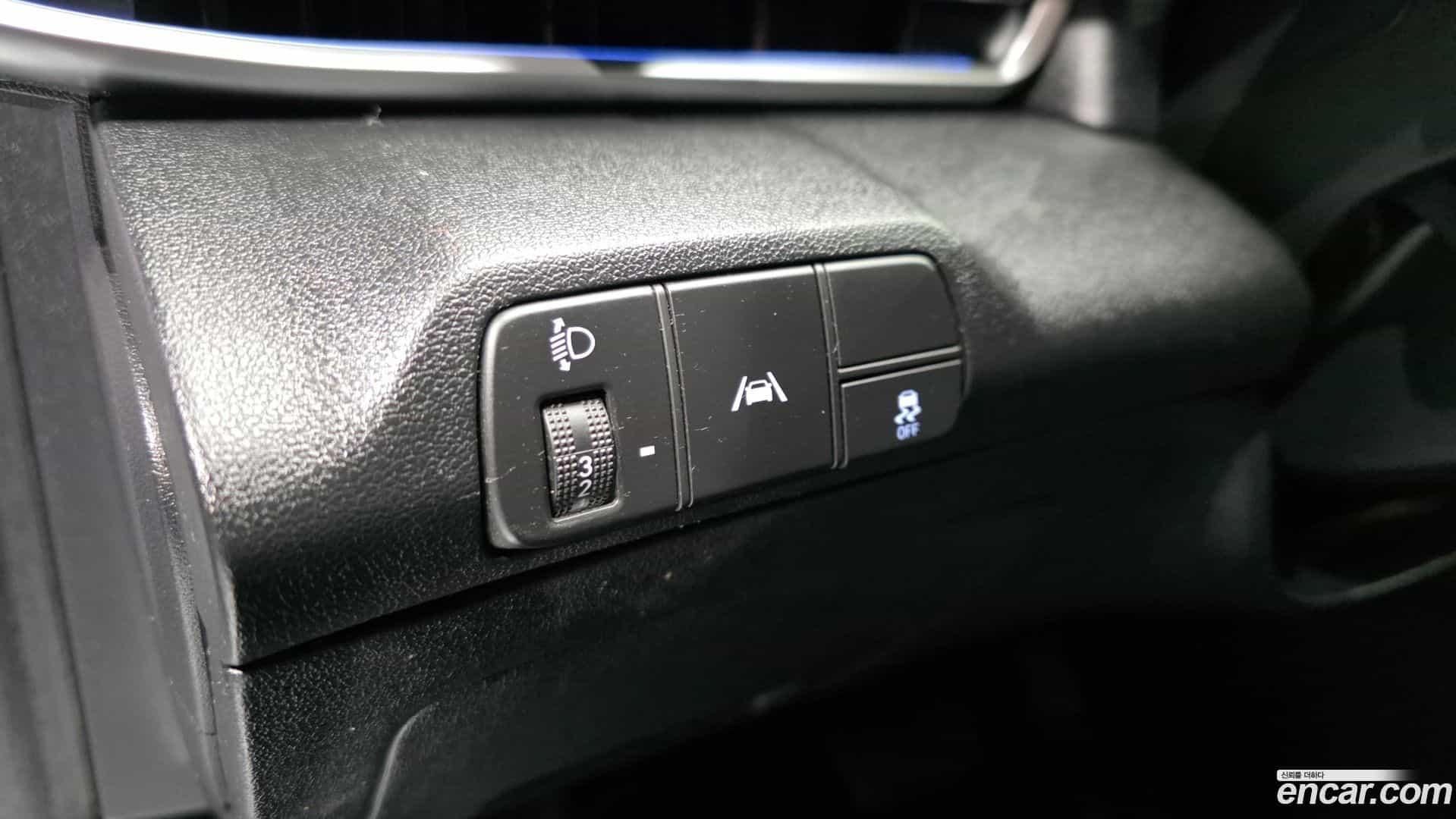 AVANTE Hyundai 2021.2-OPTION-016