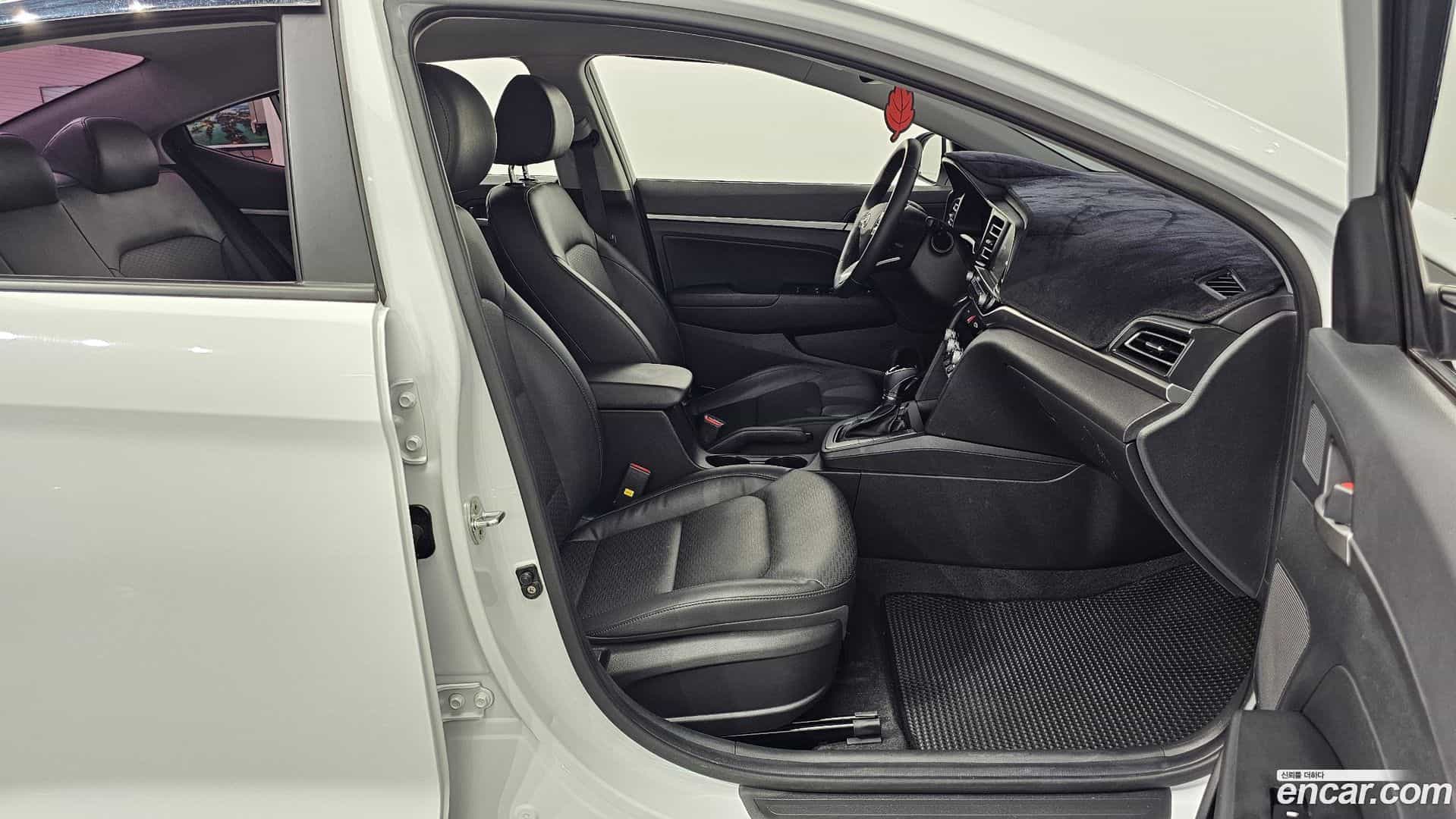 AVANTE Hyundai 2019.9-OPTION-015