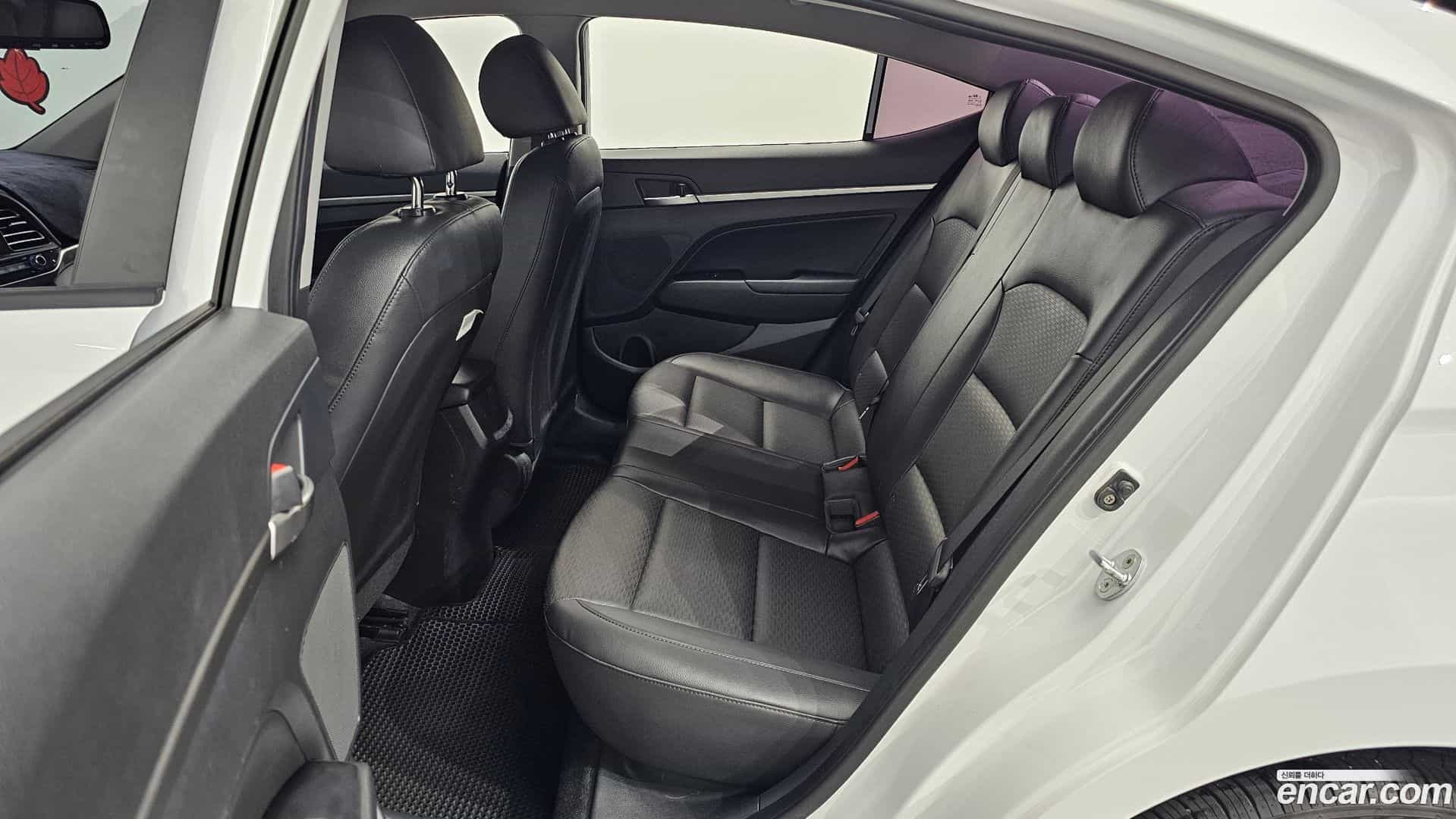 AVANTE Hyundai 2019.9-OPTION-016