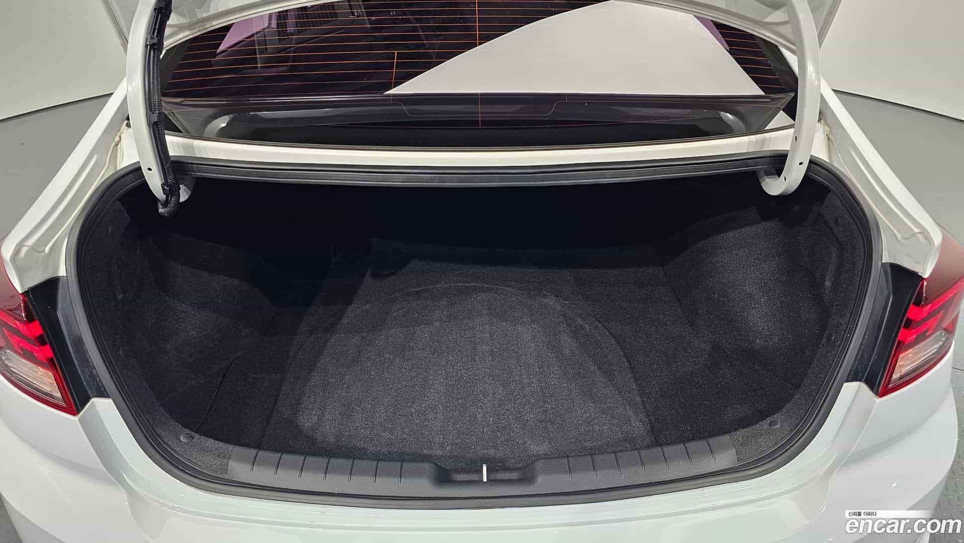 AVANTE Hyundai 2019.9-OPTION-024
