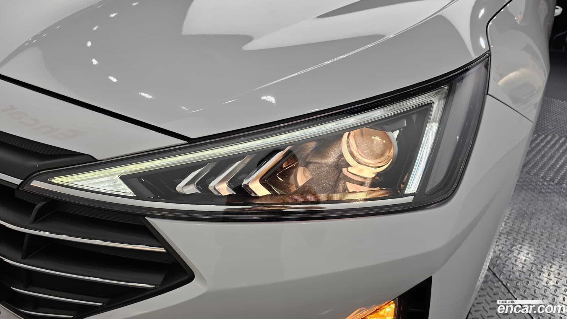 AVANTE Hyundai 2019.9-OUTER-032