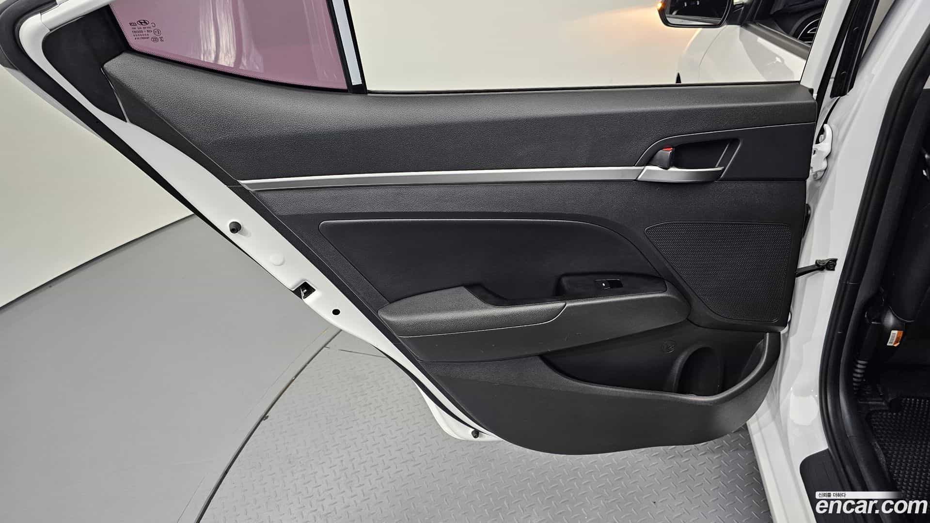 AVANTE Hyundai 2019.9-INNER-035