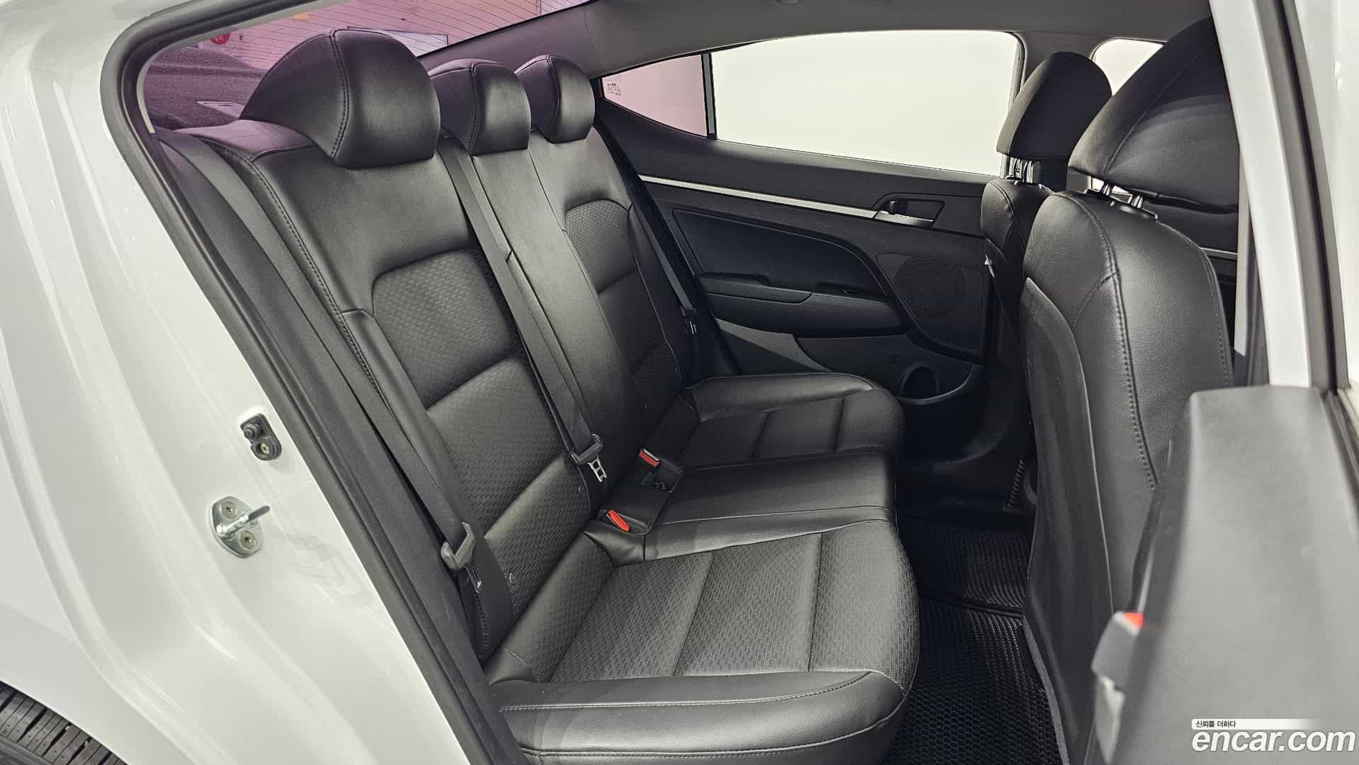 AVANTE Hyundai 2019.9-INNER-036