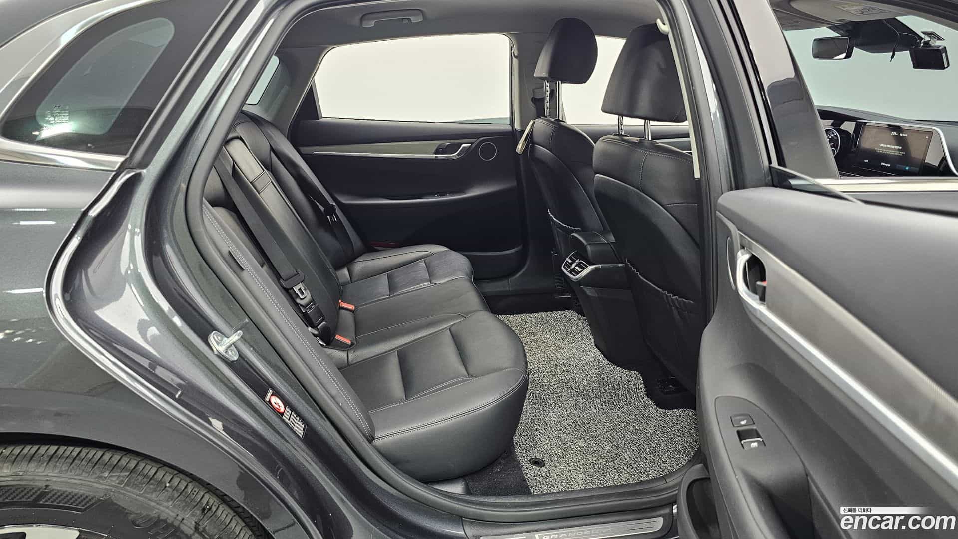 Grandeur Hyundai 2022.4-OPTION-015