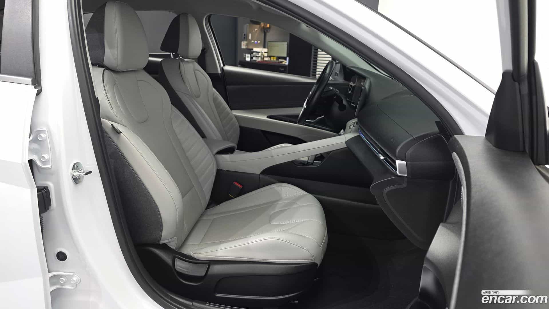 AVANTE Hyundai 2021.0-OPTION-015