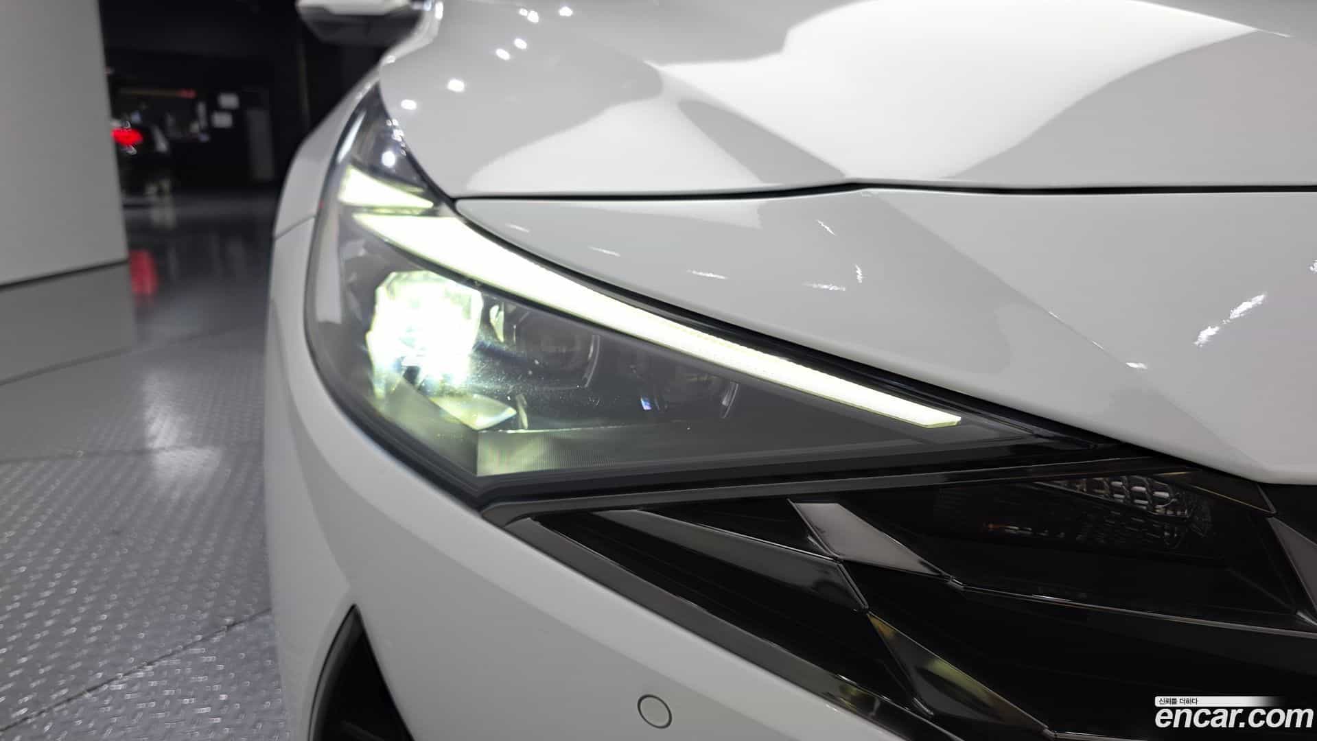 AVANTE Hyundai 2021.0-OUTER-032