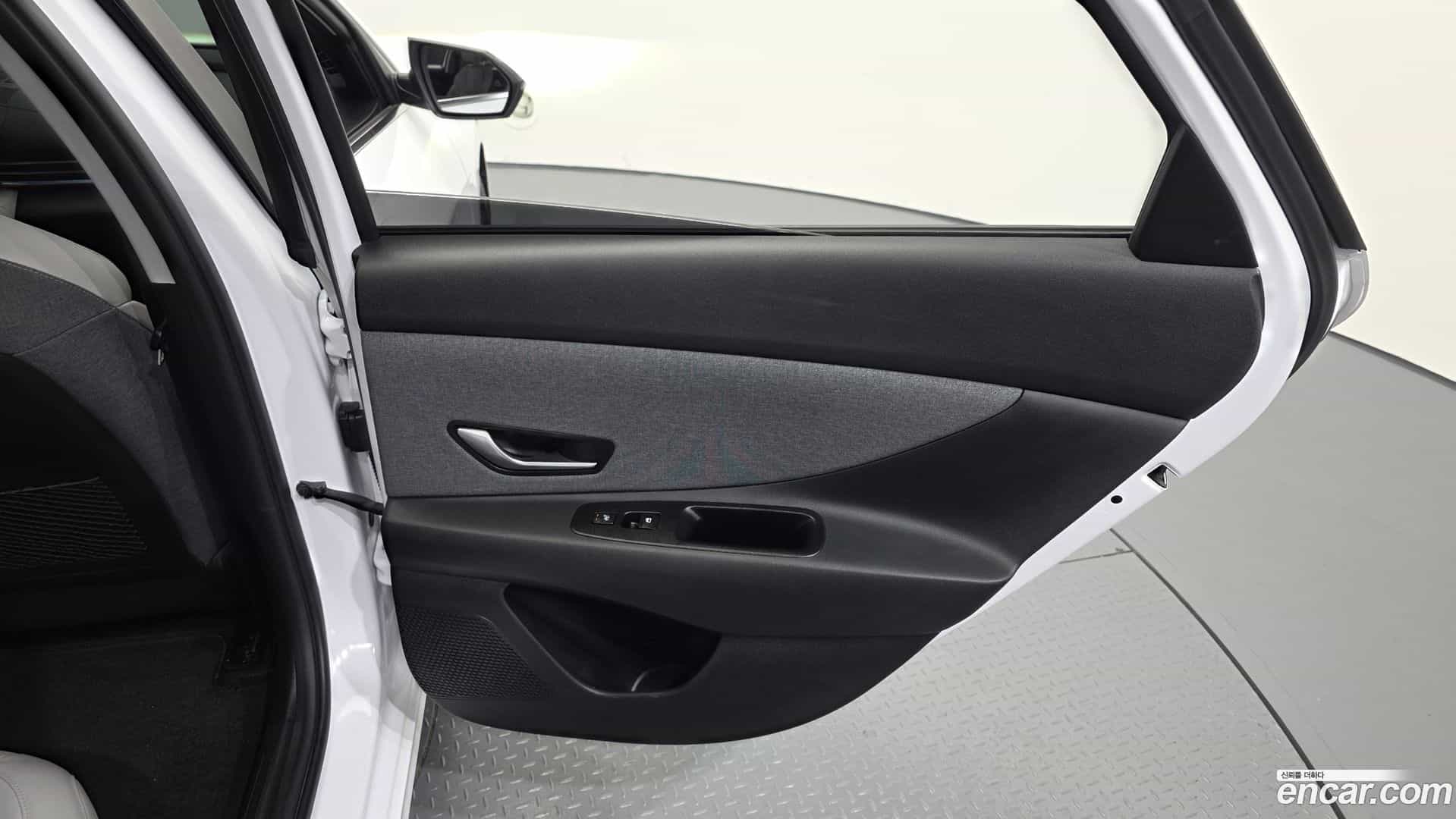 AVANTE Hyundai 2021.0-INNER-035