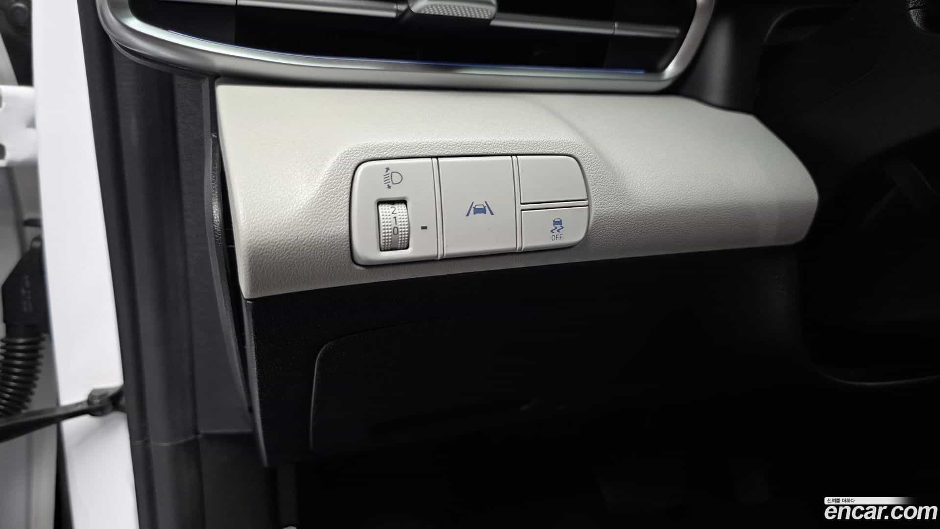 AVANTE Hyundai 2021.0-OPTION-040