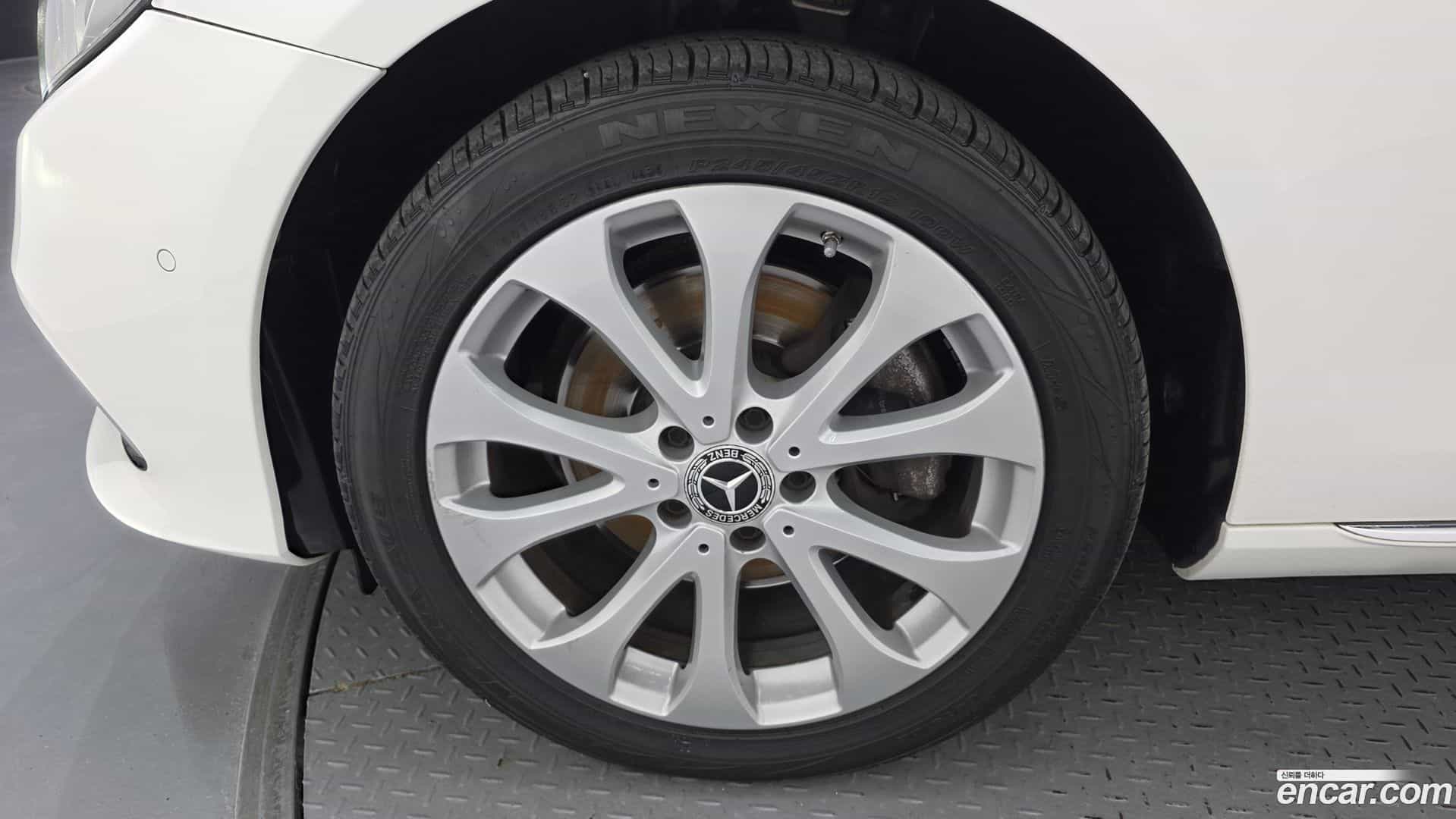 E-Class Mercedes-Benz 2019.5-OUTER-005