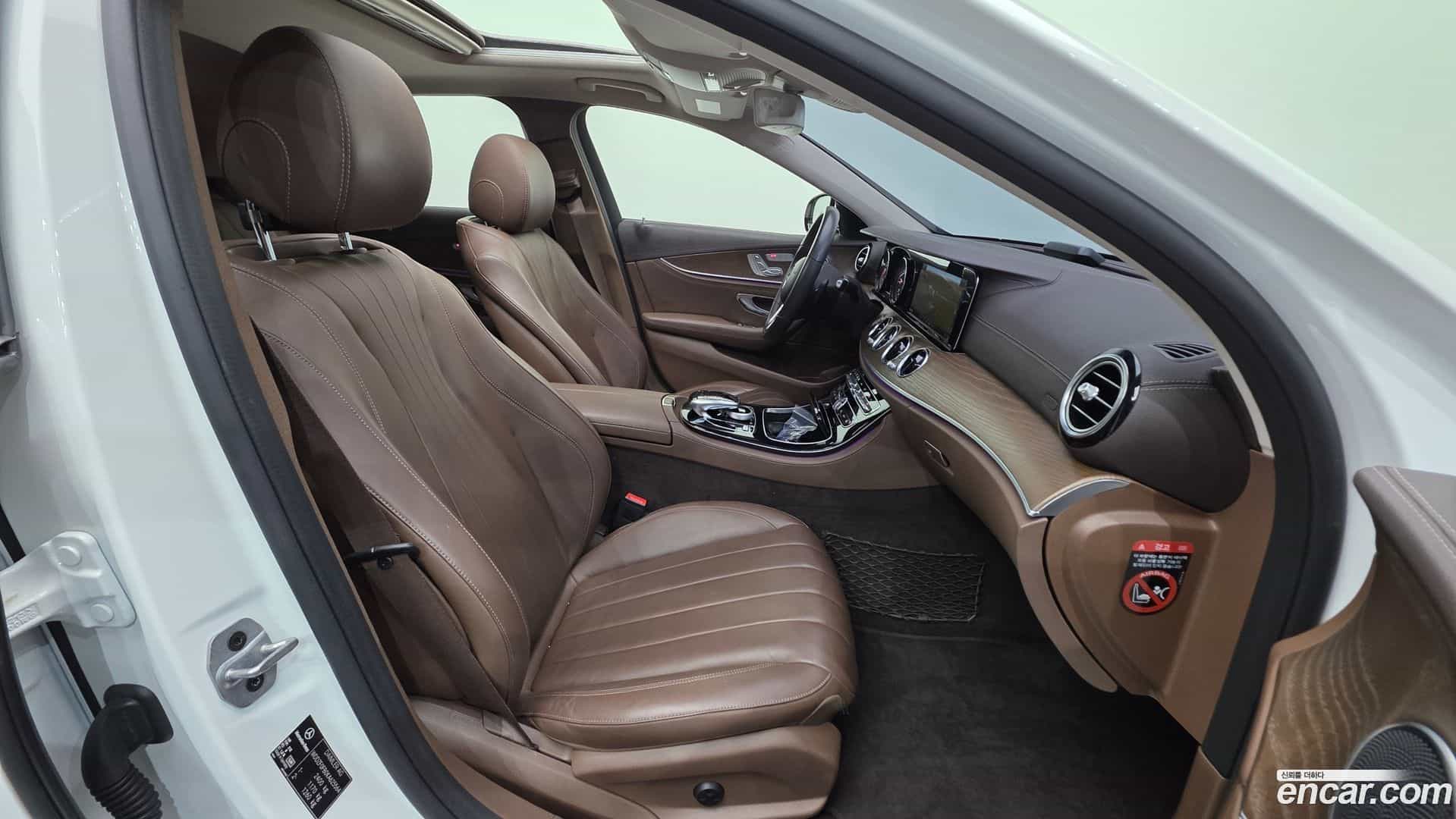 E-Class Mercedes-Benz 2019.5-INNER-010