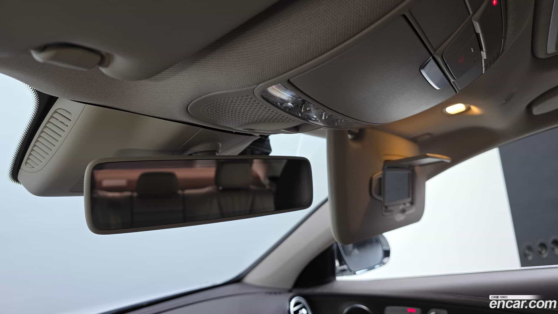 E-Class Mercedes-Benz 2019.5-OPTION-019