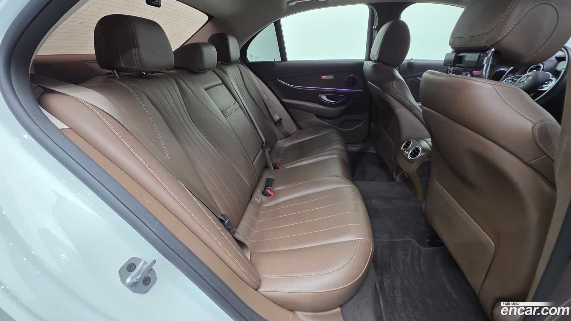 E-Class Mercedes-Benz 2019.5-OPTION-023