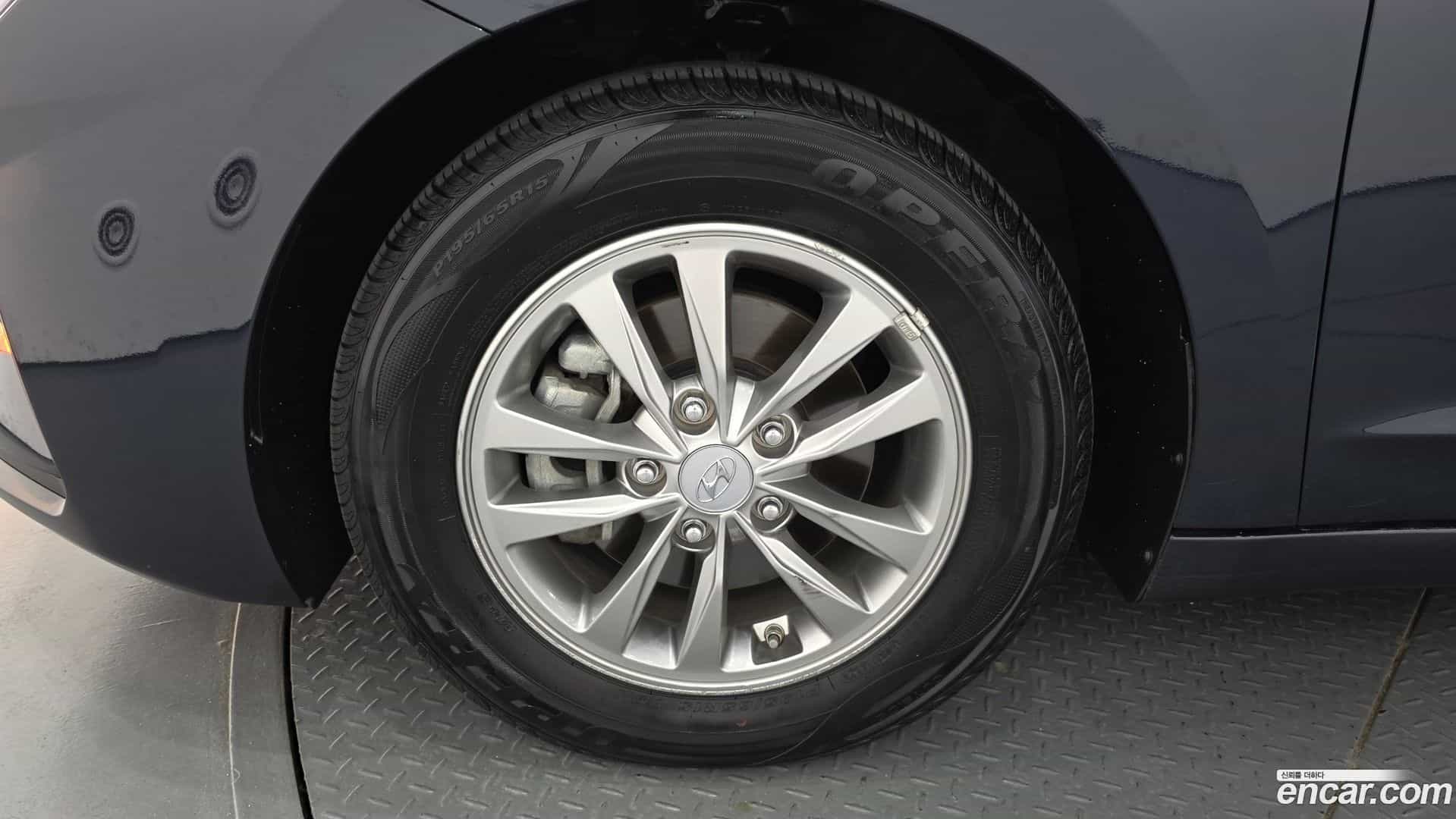 AVANTE Hyundai 2018.11-OUTER-005
