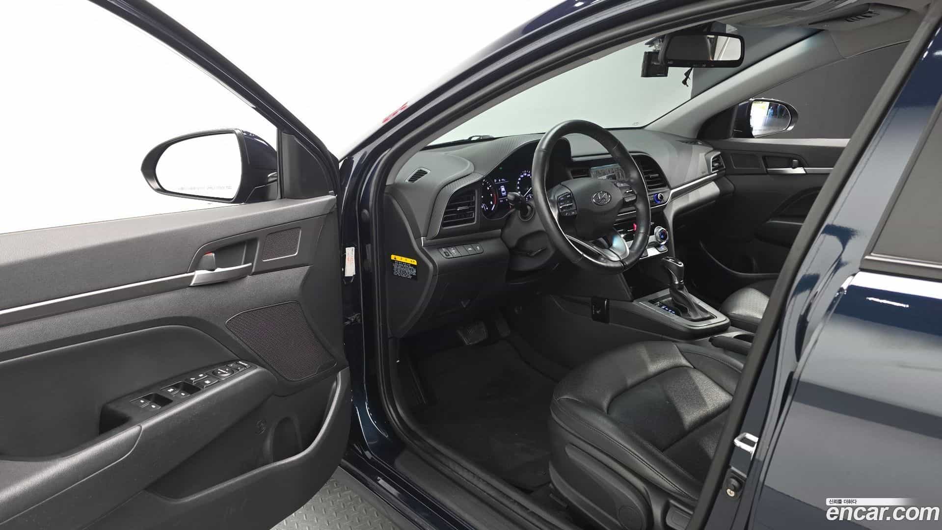AVANTE Hyundai 2018.11-INNER-010