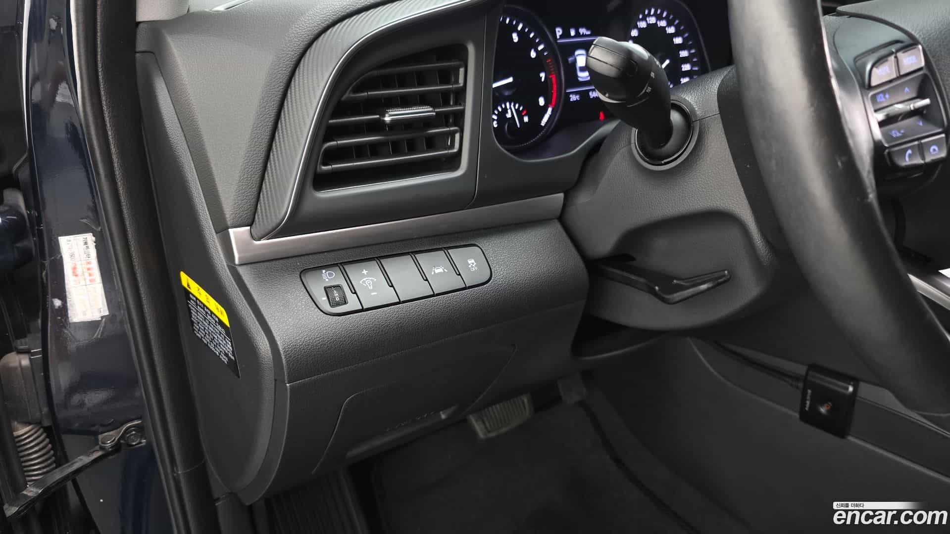 AVANTE Hyundai 2018.11-OPTION-017