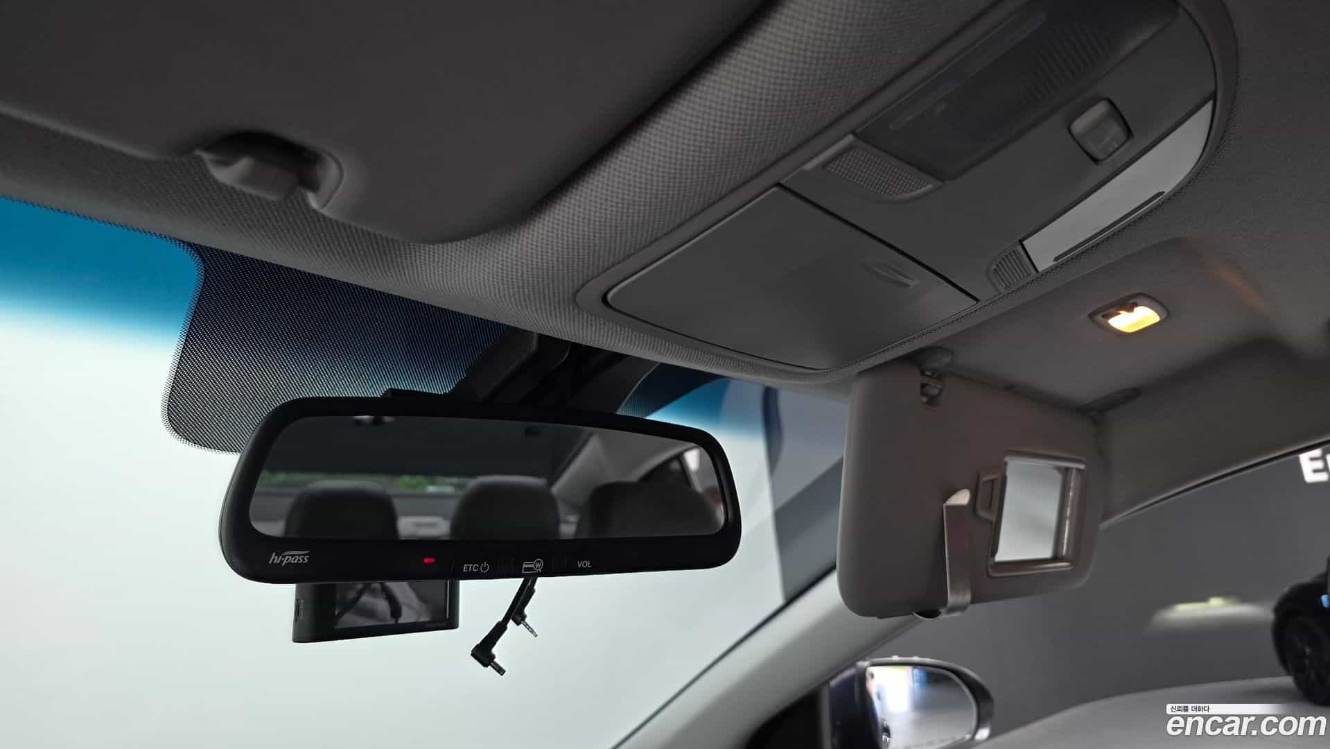 AVANTE Hyundai 2018.11-OPTION-022