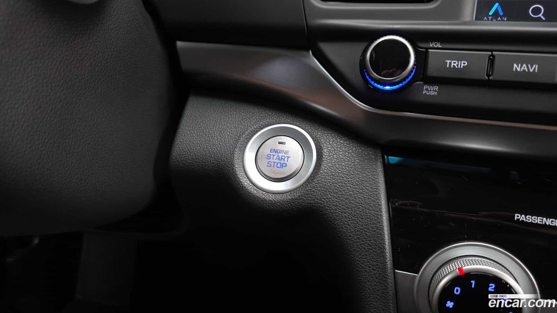 AVANTE Hyundai 2018.11-OPTION-023