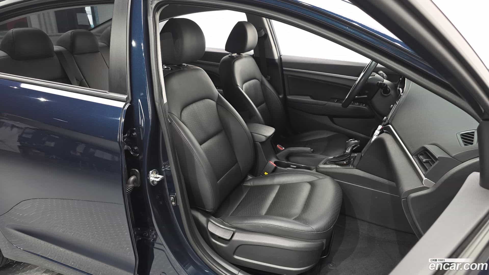AVANTE Hyundai 2018.11-INNER-036