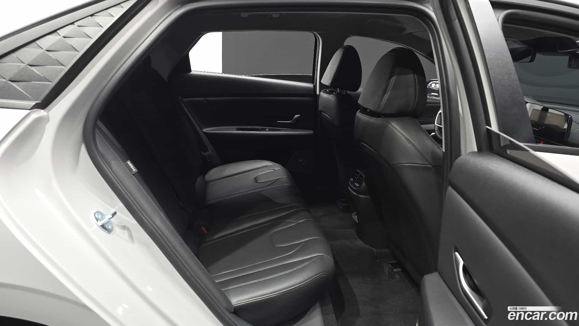 AVANTE Hyundai 2025.9-OPTION-015
