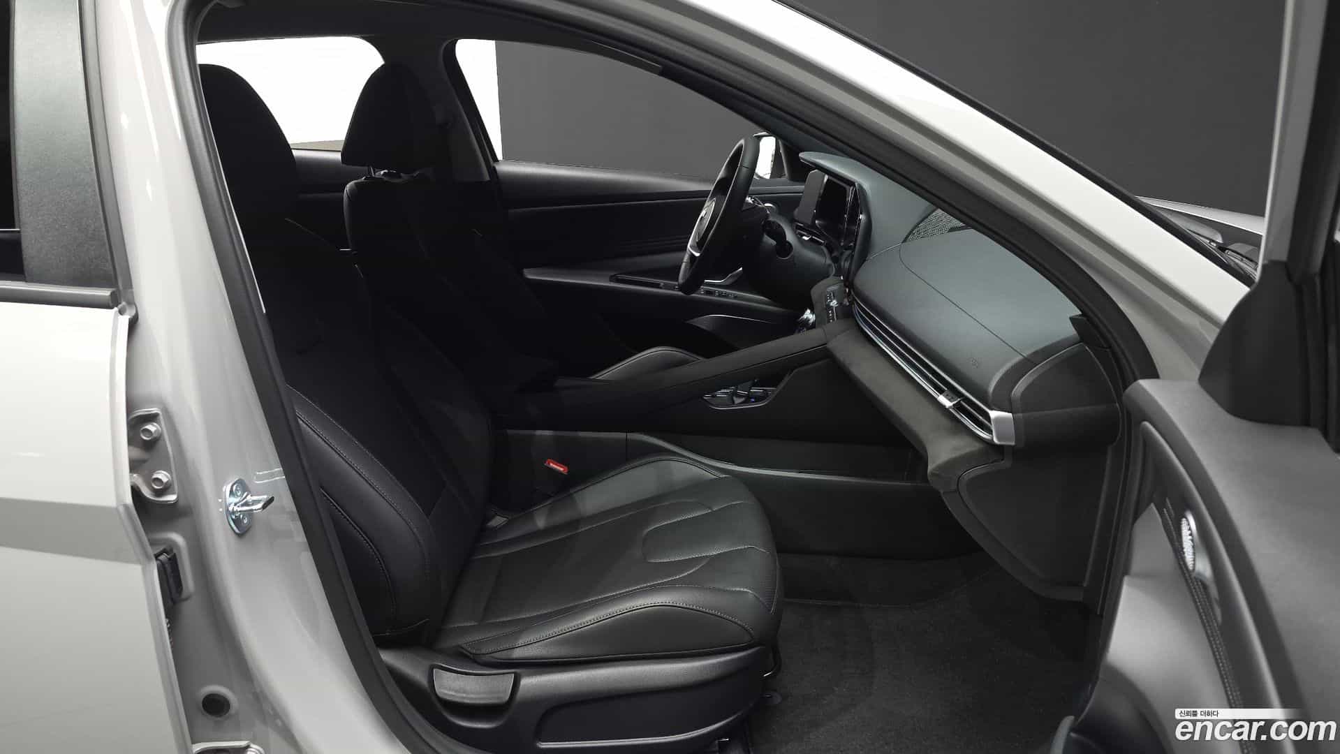 AVANTE Hyundai 2025.9-OPTION-016