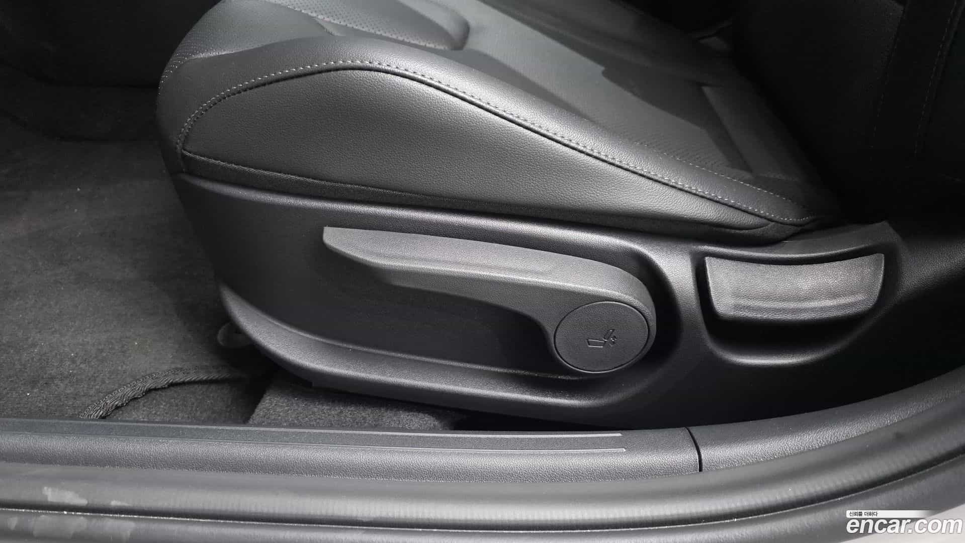 AVANTE Hyundai 2025.9-OPTION-023