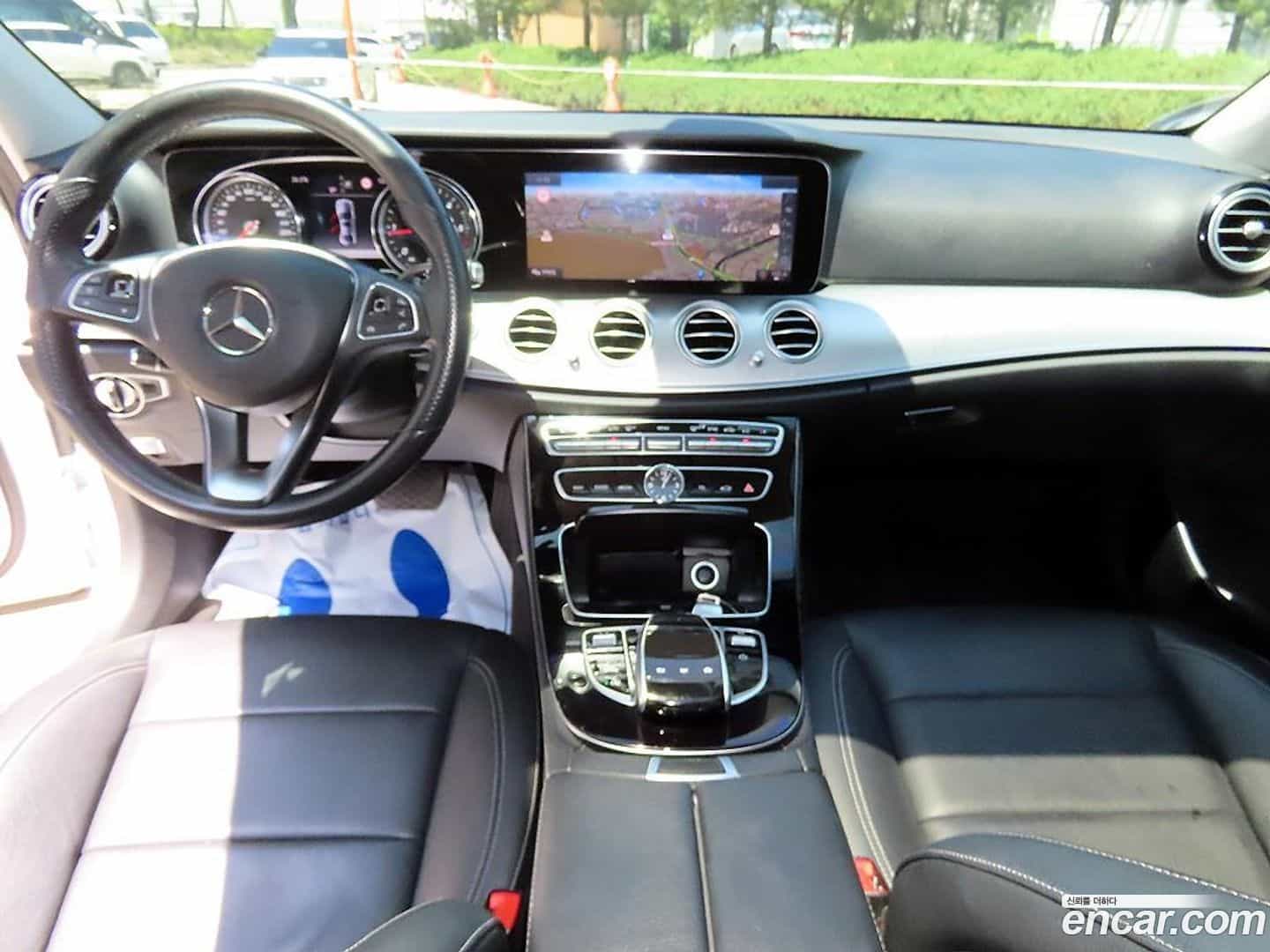 E-Class Mercedes-Benz 2017.0-INNER-007