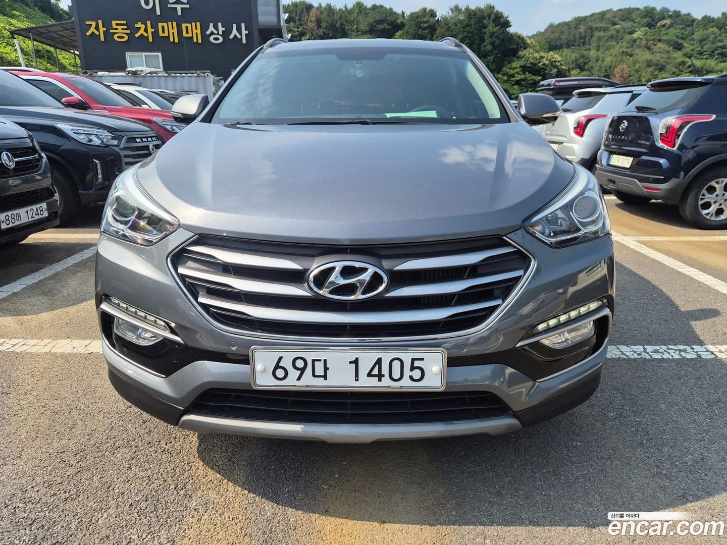Main__Slider__Photo:Santafe Hyundai 2017.1-0
