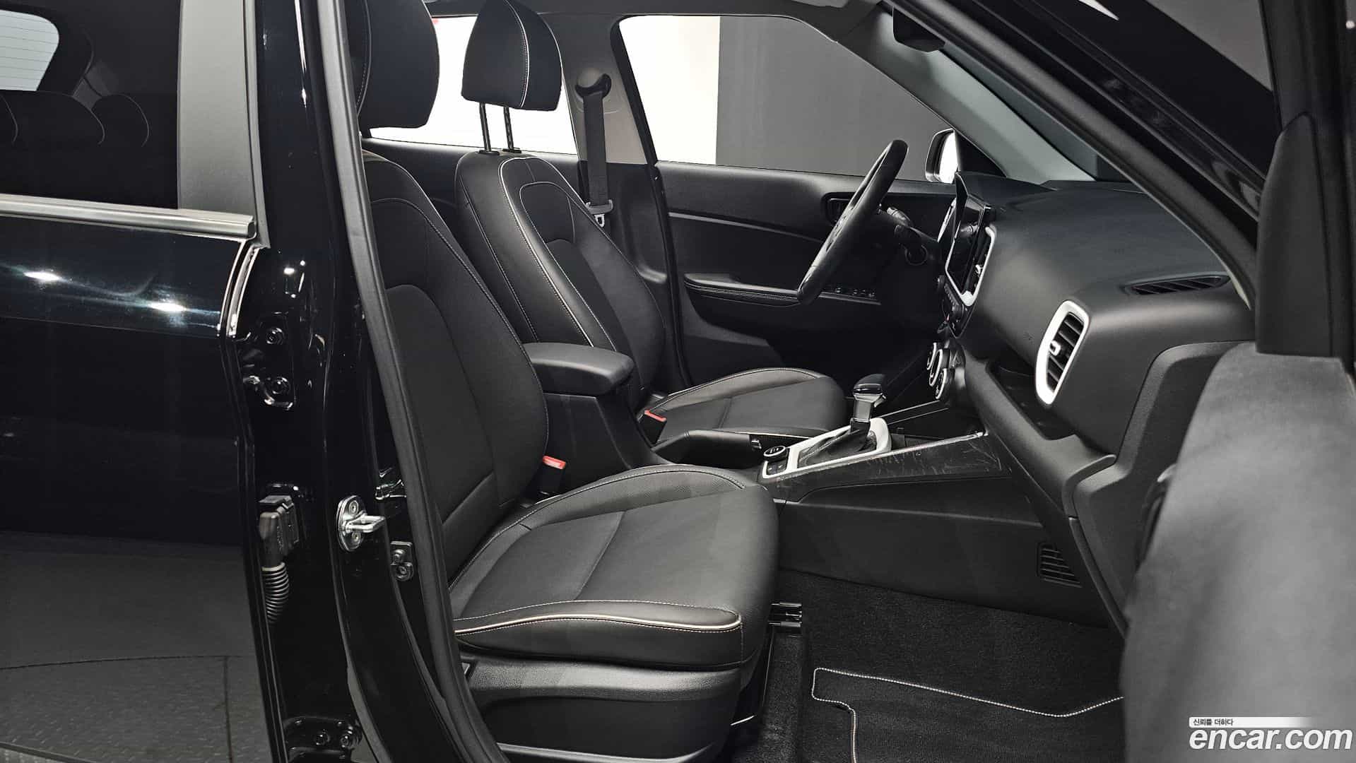 Venue Hyundai 2022.10-INNER-010