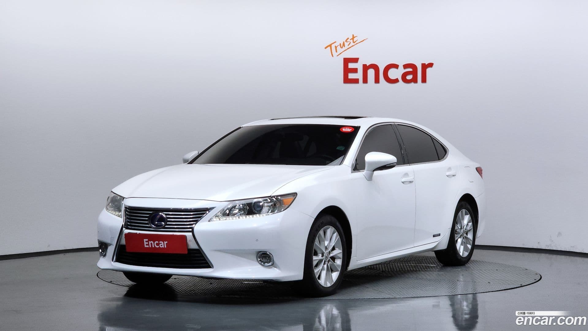 Main__Slider__Photo:ES Lexus 2013.9-0