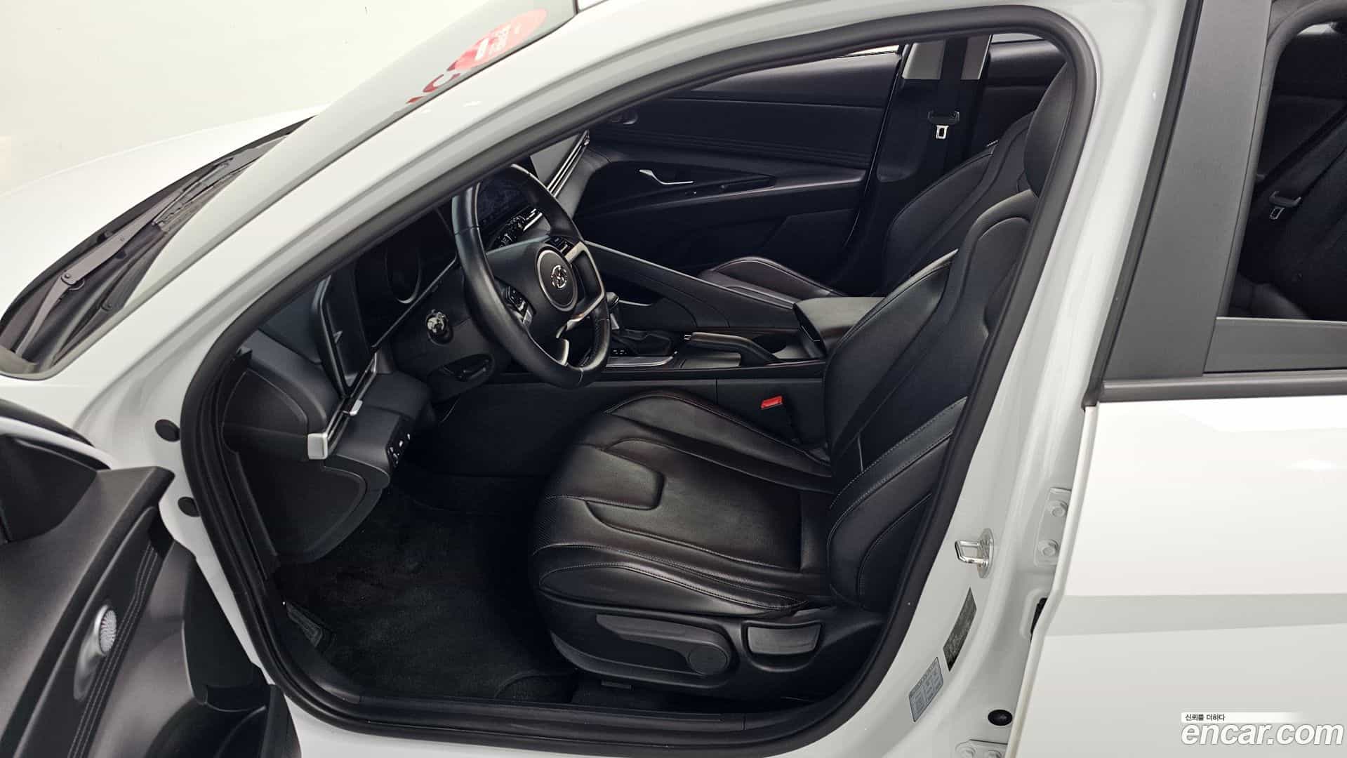 AVANTE Hyundai 2022.1-INNER-010