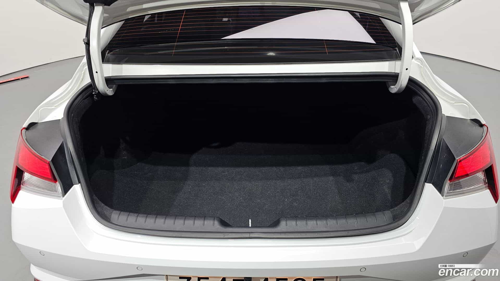 AVANTE Hyundai 2022.1-OPTION-024