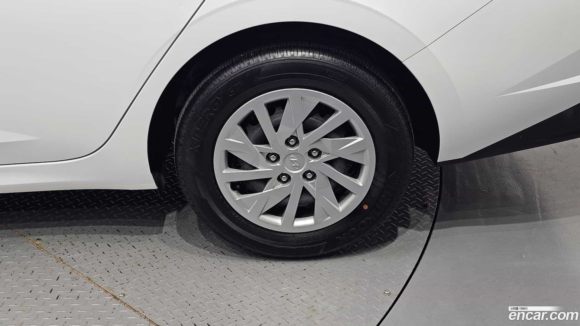 AVANTE Hyundai 2022.1-OUTER-031
