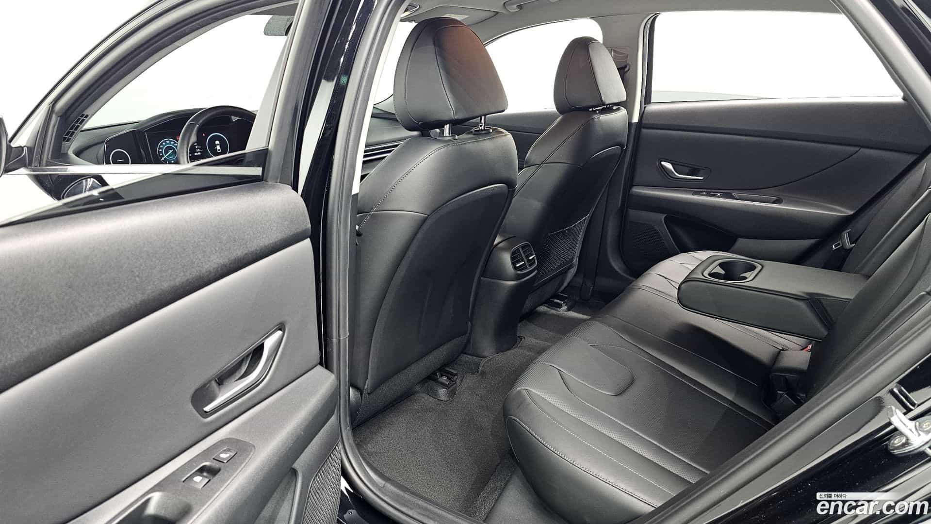 AVANTE Hyundai 2022.0-OPTION-015