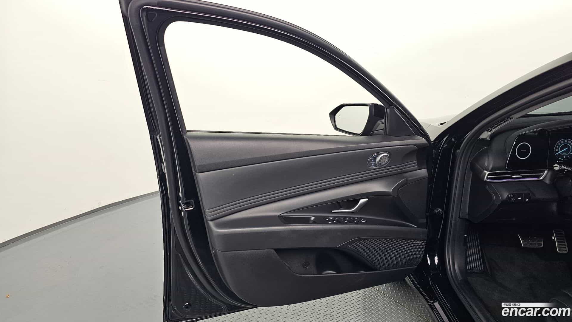 AVANTE Hyundai 2022.0-INNER-034