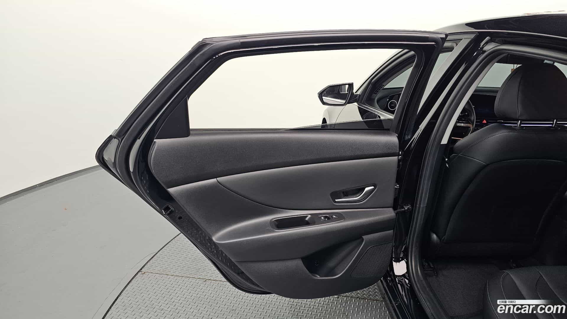 AVANTE Hyundai 2022.0-INNER-035