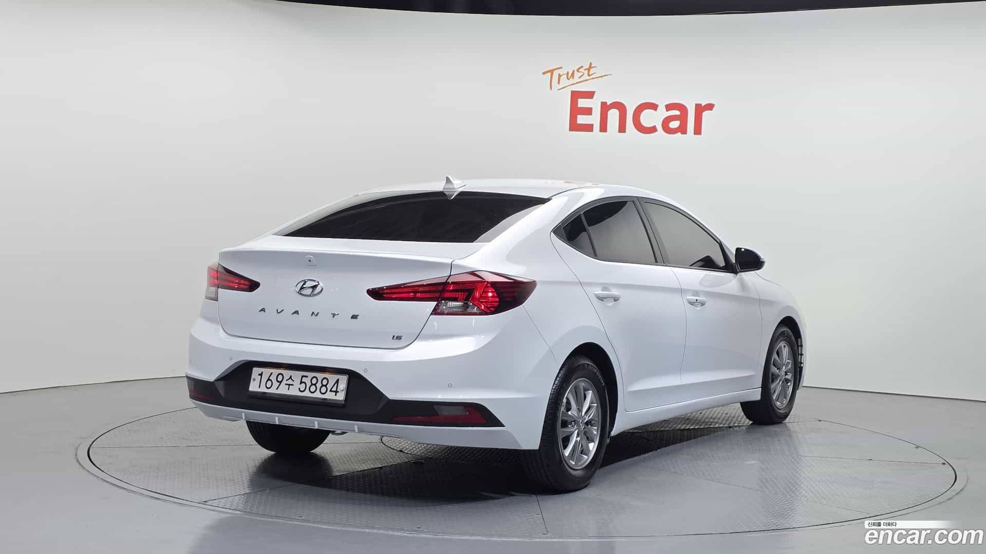 AVANTE Hyundai 2019.7-OUTER-002