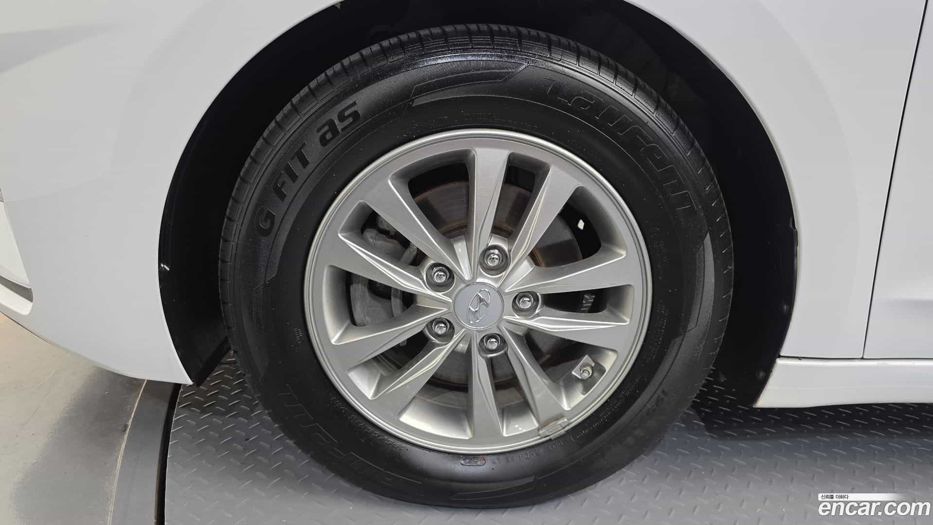 AVANTE Hyundai 2019.7-OUTER-005