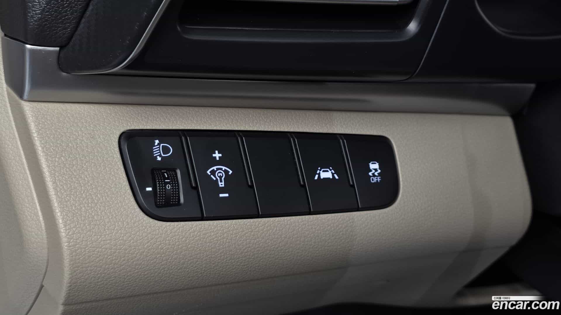 AVANTE Hyundai 2019.7-OPTION-023