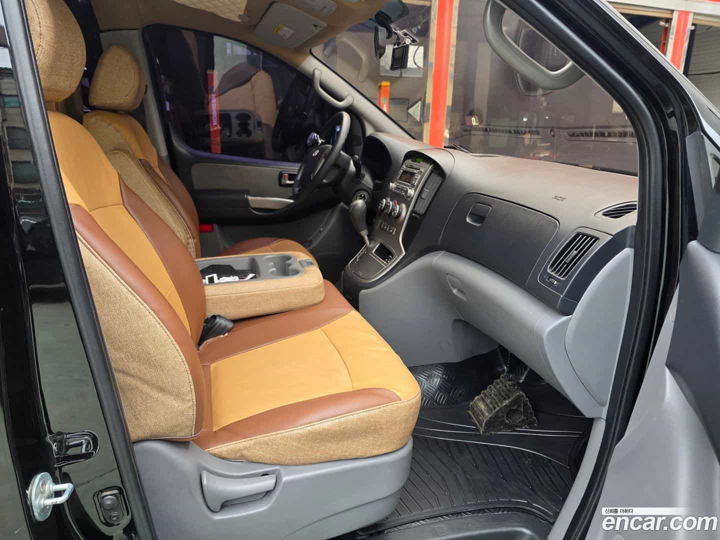 Starex Hyundai 2015.0-INNER-009