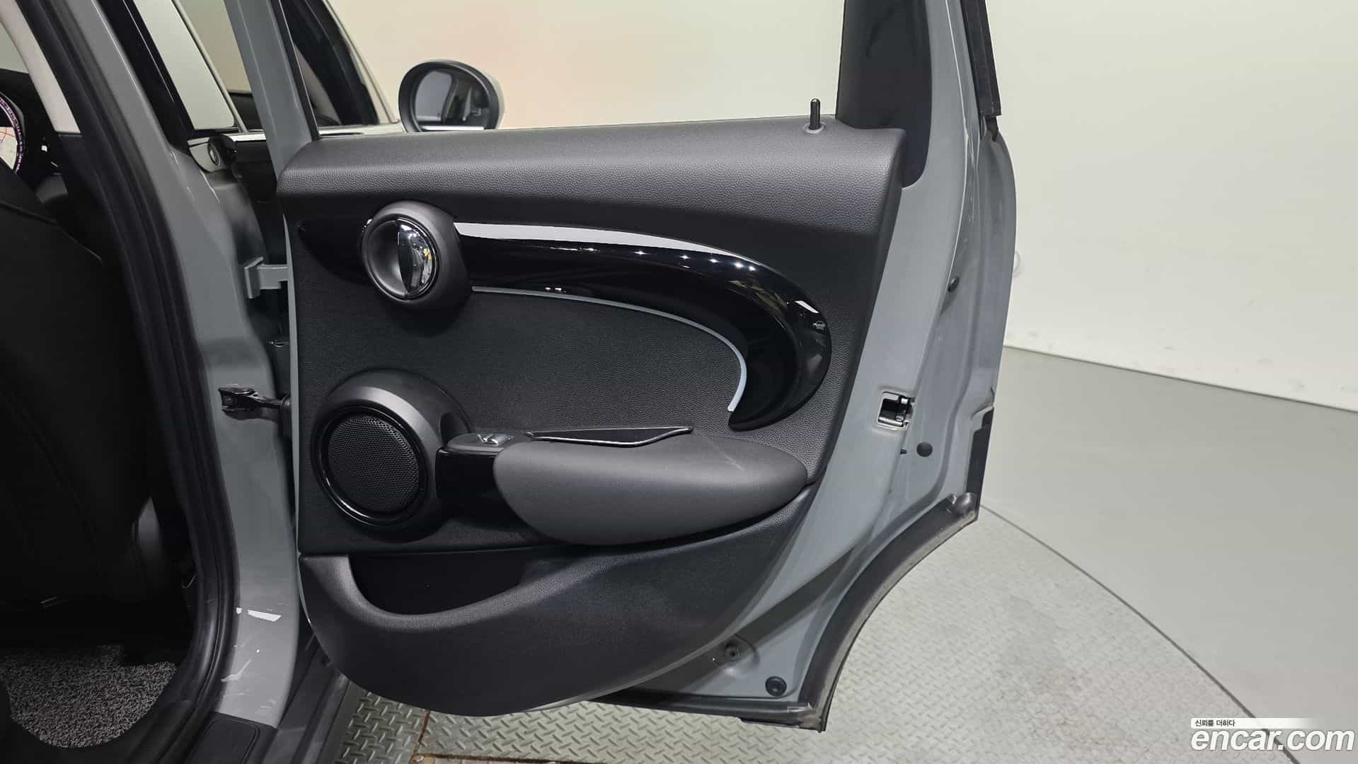 Cooper Mini 2022.1-INNER-035