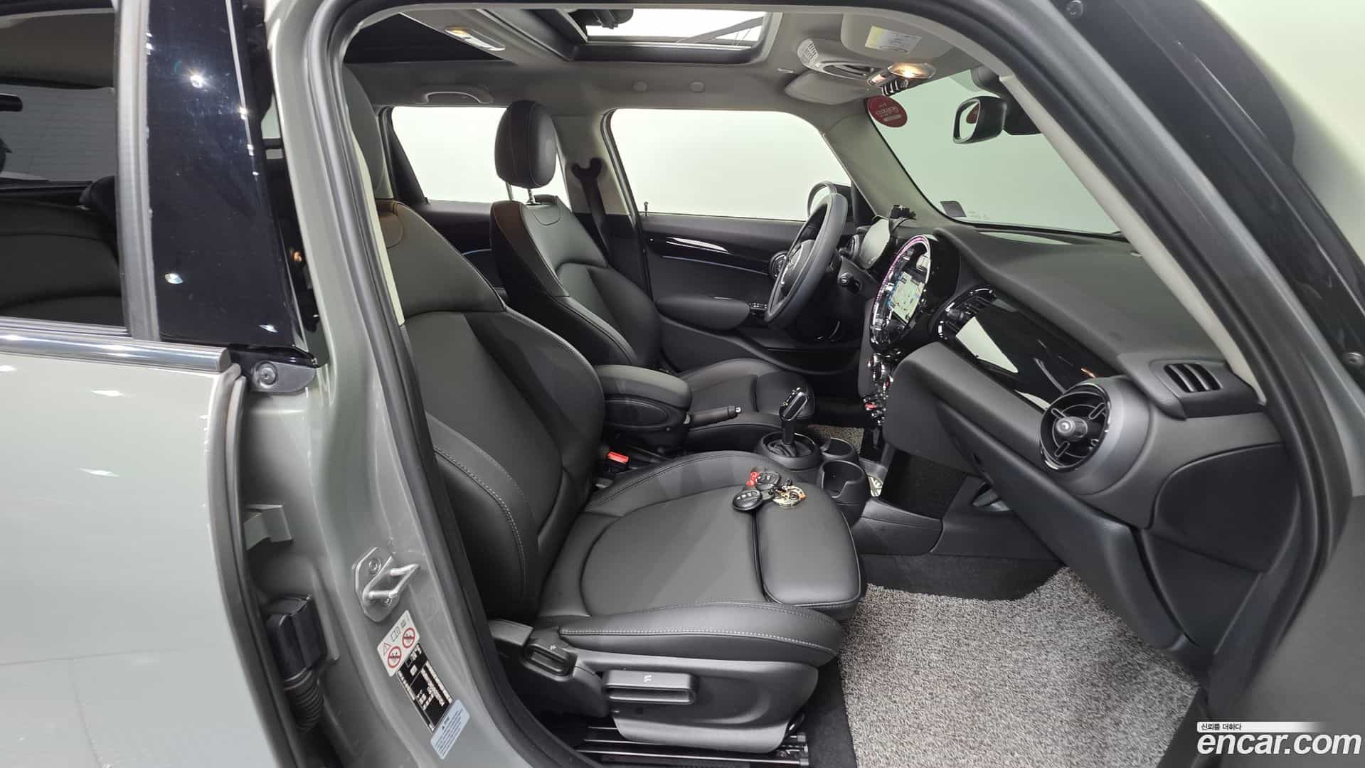 Cooper Mini 2022.1-INNER-036
